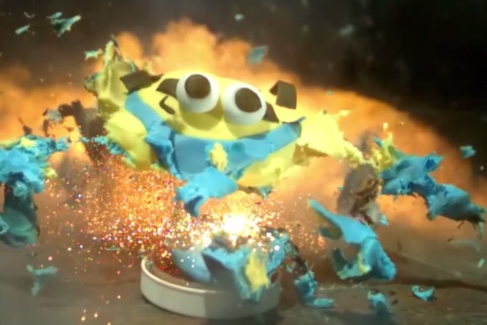 Minion comestível explodindo a 25 mil fps. Por que não?! [vídeo] - TecMundo