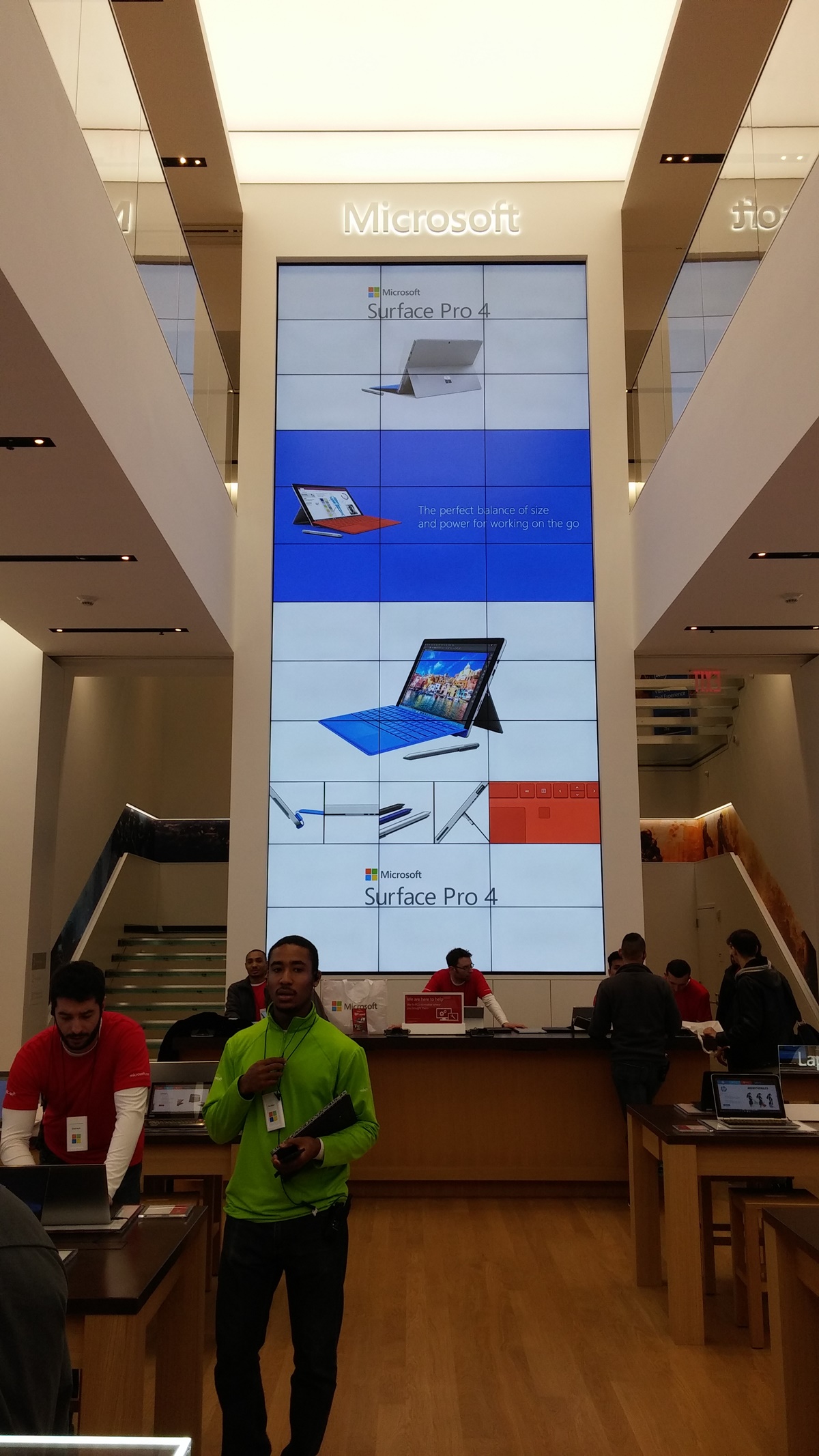 Visitamos a nova loja da Microsoft em Nova York – e ela é monstruosa!