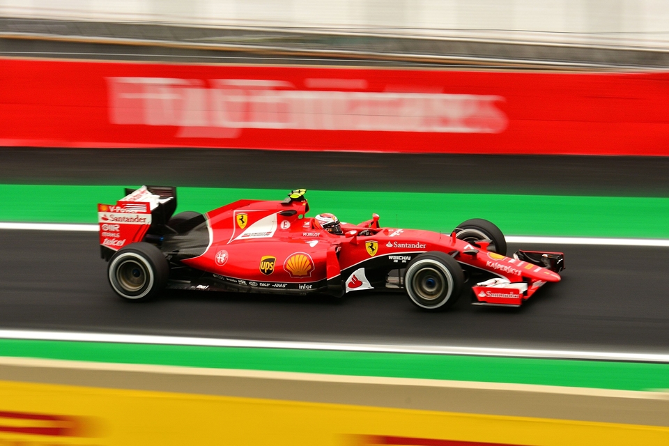 Imagem de: 8 tecnologias dos carros de hoje que vieram das pistas de corrida