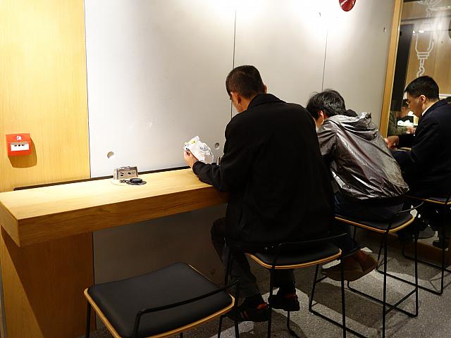 McDonald's abre loja 'futurista' em Hong Kong