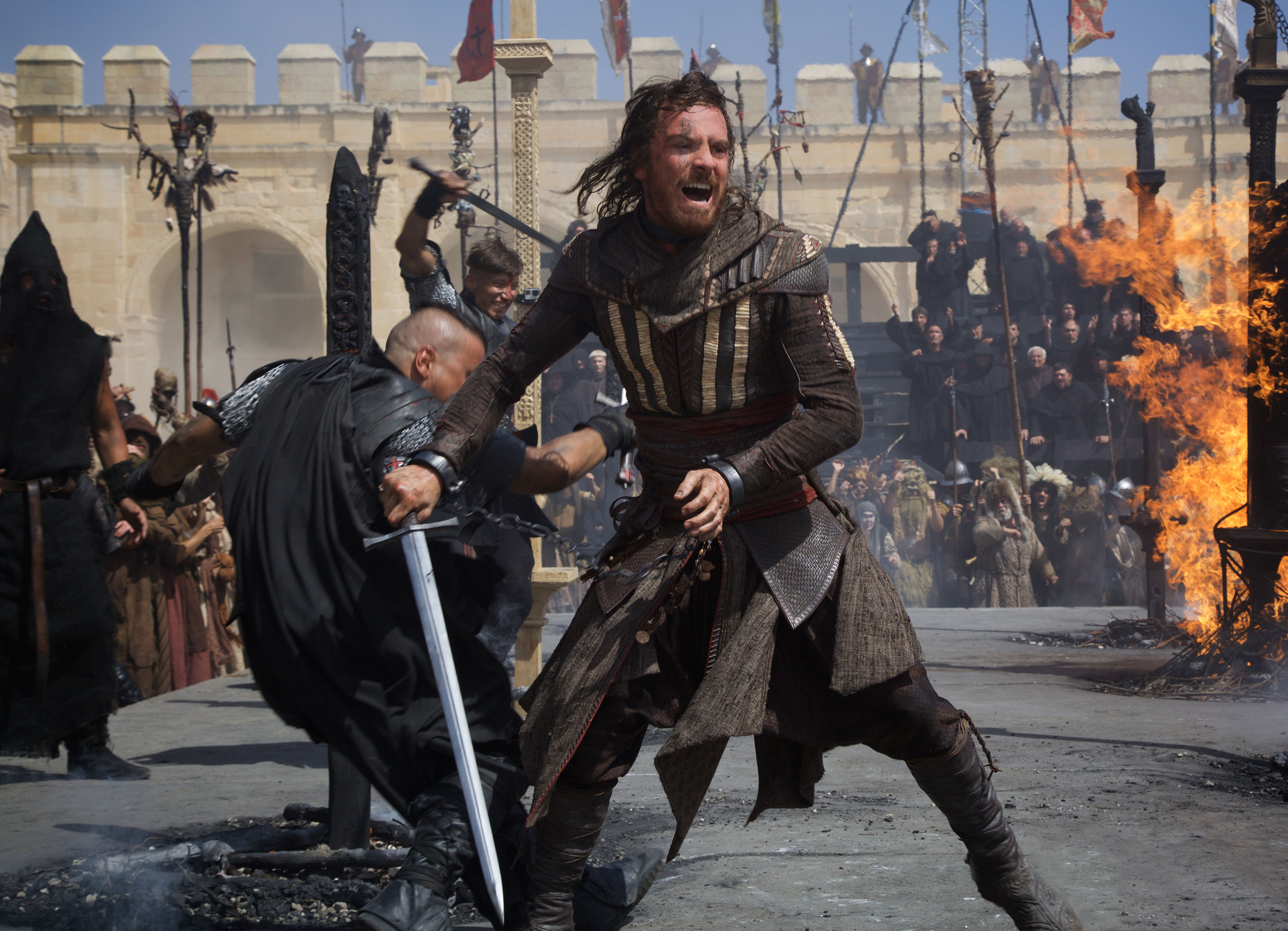 Confira novas imagens do filme de Assassin’s Creed