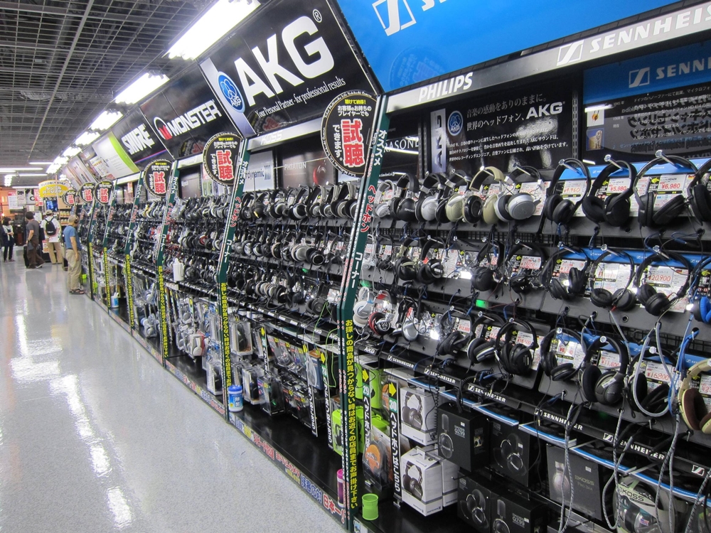 Conheca Akihabara O Paraiso Dos Eletronicos No Japao Tecmundo Conheca Akihabara O Paraiso Dos Eletronicos No Japao Tecmundo