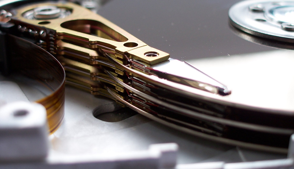 Imagem de: Pesquisadores criam HD 'atômico' de 1 mm que pode armazenar 500 TB