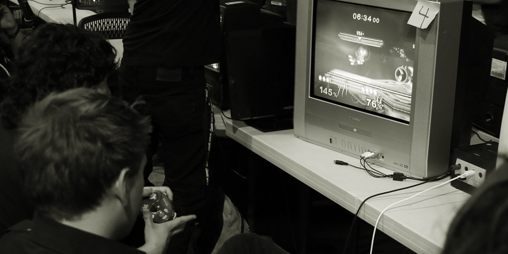 Além da nostalgia: por que as TVs de tubo ainda estão em torneios de games?