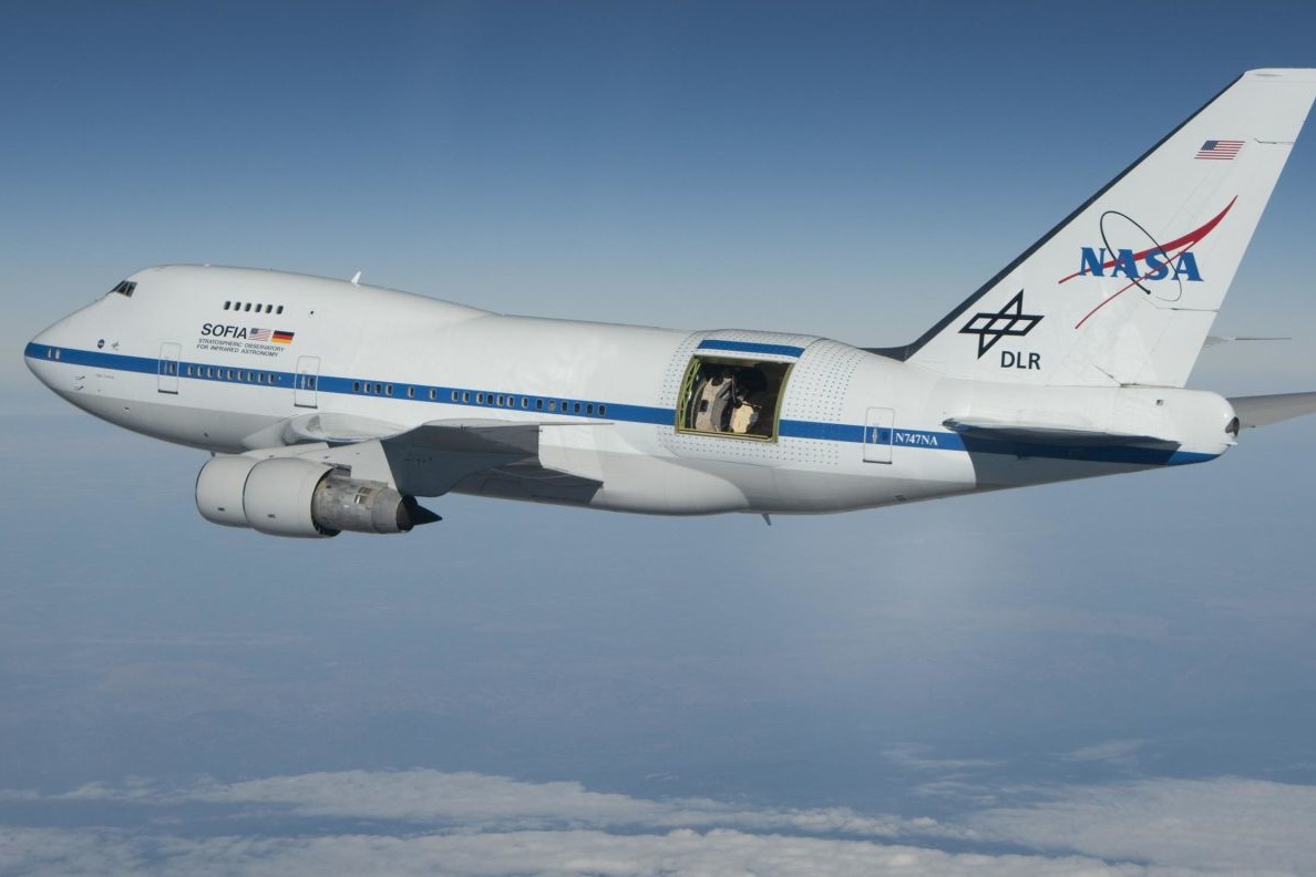 Por que a NASA construiu um telescópio dentro de um Boeing 747 modificado?