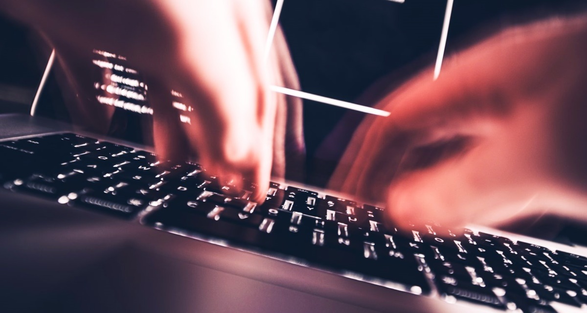Após contar vantagem, hacker de celebridades é condenado a 5 anos de prisão