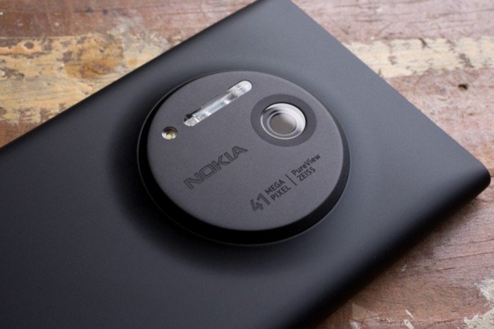 Nokia pureview carl zeiss не включается