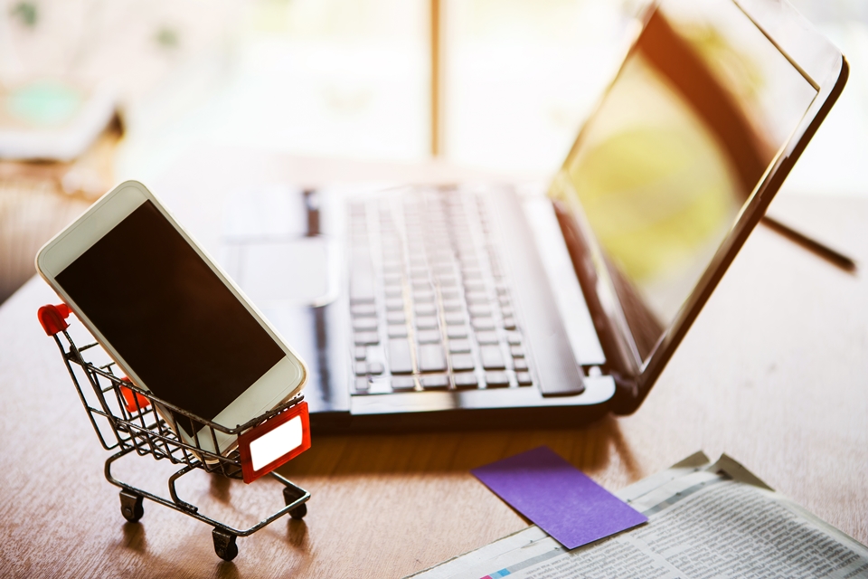 Peça em casa: número de brasileiros que fazem compras online cresce no país