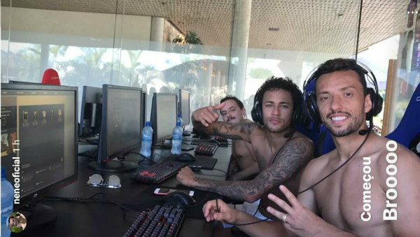 Neymar faz lan house top de linha em sua mansão para jogar CS:GO com amigos
