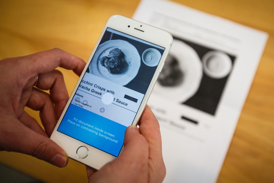 Imagem de: Como digitalizar arquivos no celular usando serviços de armazenamento