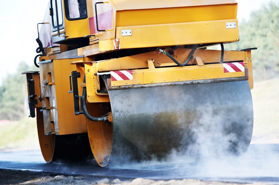 Imagem de: Família detona HD com rolo compressor e cumpre último desejo de escritor