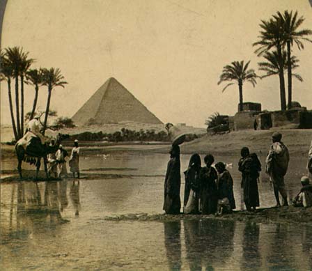 Descobriram papiros que revelam como a Grande Pirâmide foi construída um grupo perto de piramide 26164018938285 - Descobriram papiros que revelam como a Grande Pirâmide foi construída