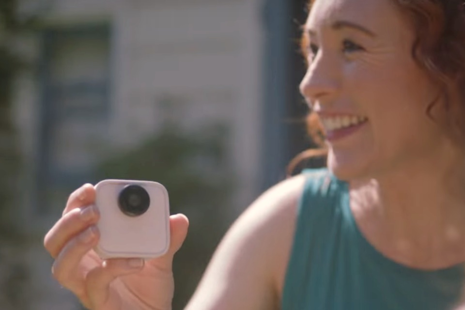 Imagem de: Vem aí o Google Clips, mini câmera com suporte à inteligência artificial