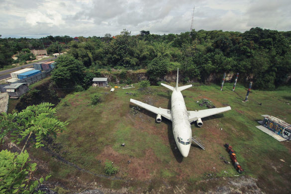 Avião abandonado em Bali