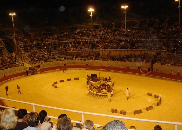 la Arena de Arles, Francia