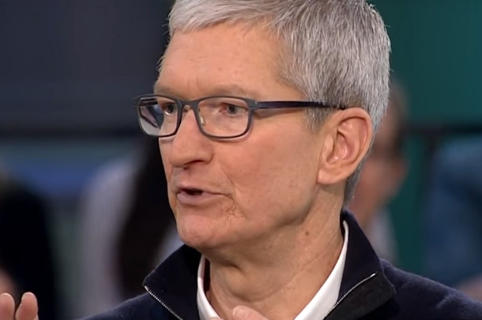 Tim Cook, da Apple, ataca Facebook e Google após escândalo de dados