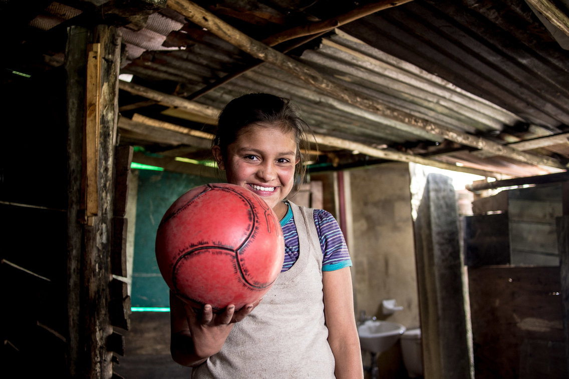 Menina com bola