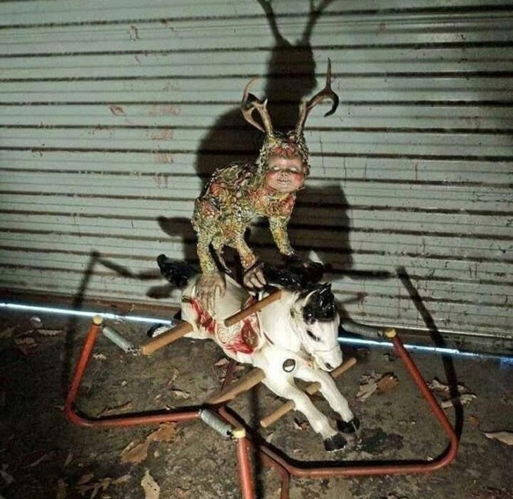 sinistras sinistras