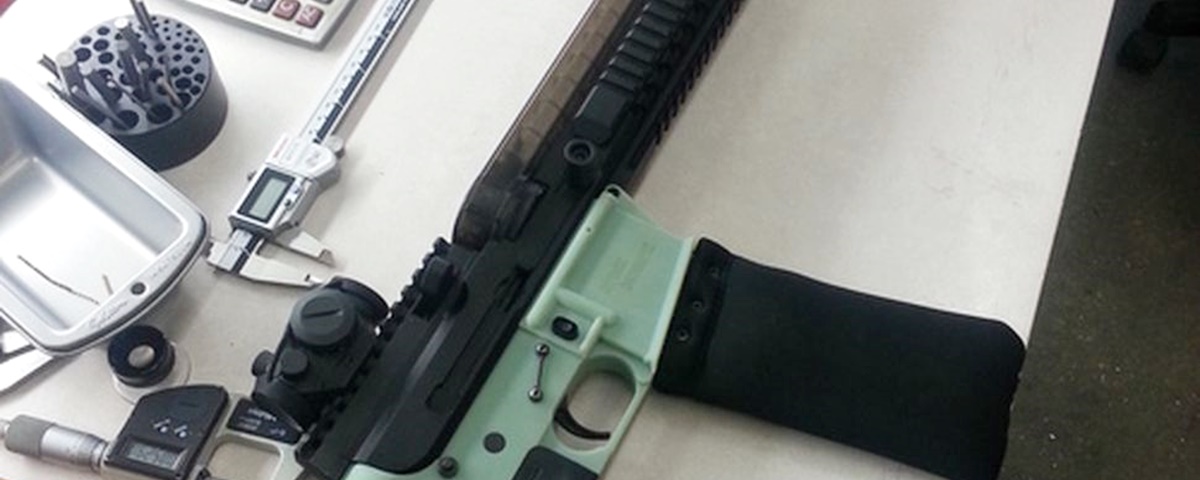 Imagem de: Facebook barra compartilhamentos sobre armas feitas com impressoras 3D