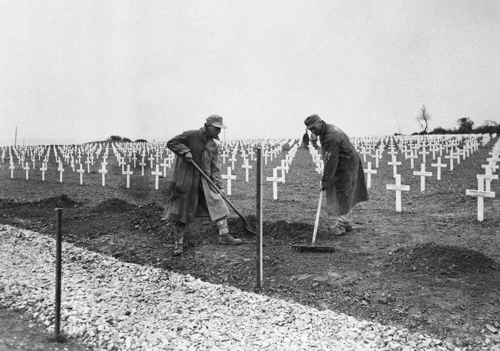 Fotos dramáticas e comoventes capturadas após o fim da 2ª Guerra ...