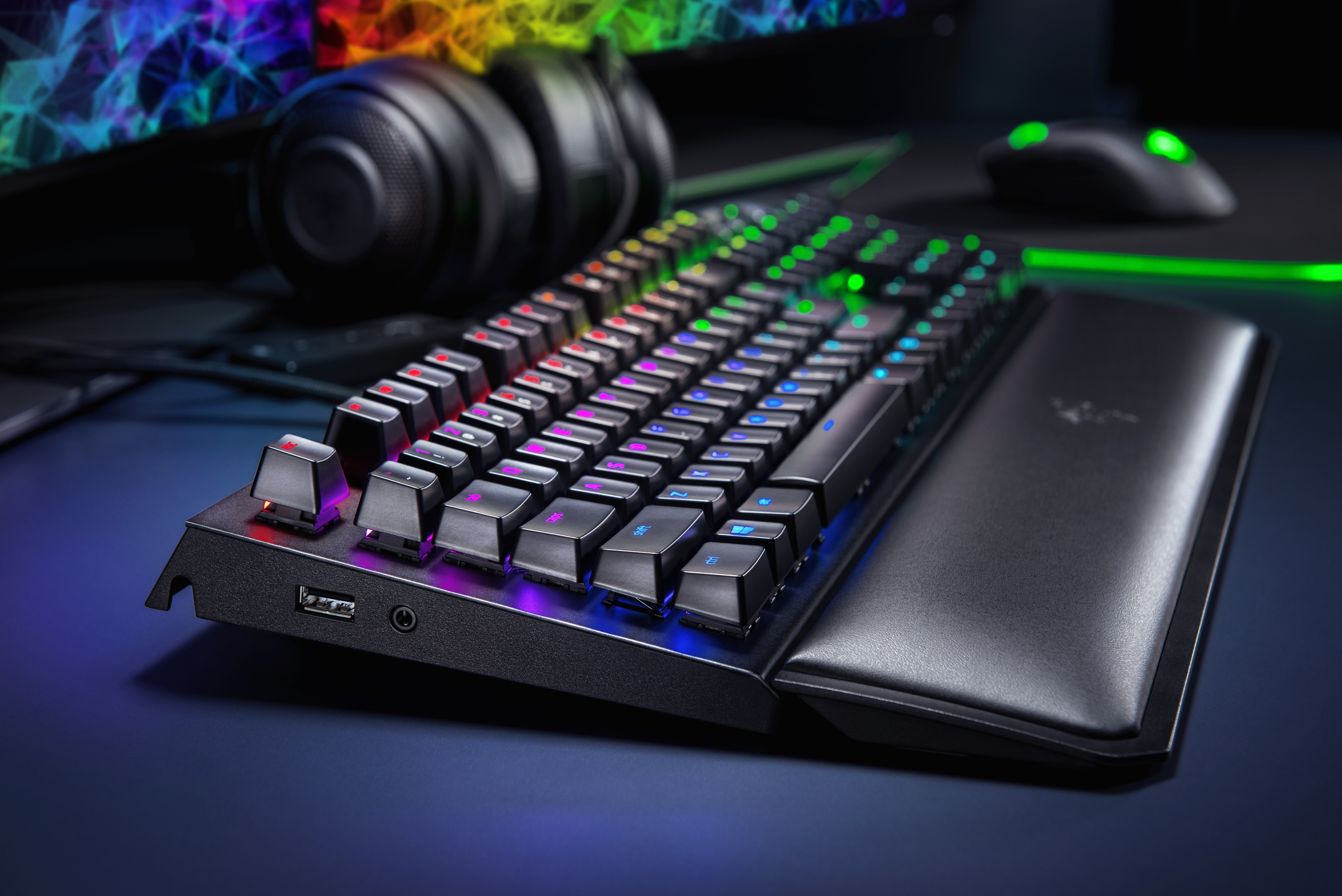 Razer revela novas versões (e caras) do Kraken, BlackWidow e Mamba