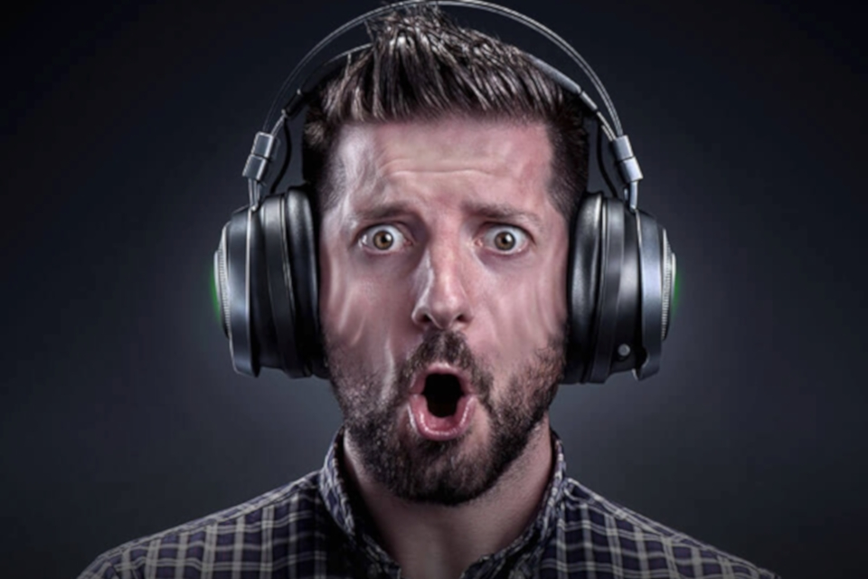 Imagem de: Razer Nari Ultimate é um headset gamer que vibra no ritmo do jogo