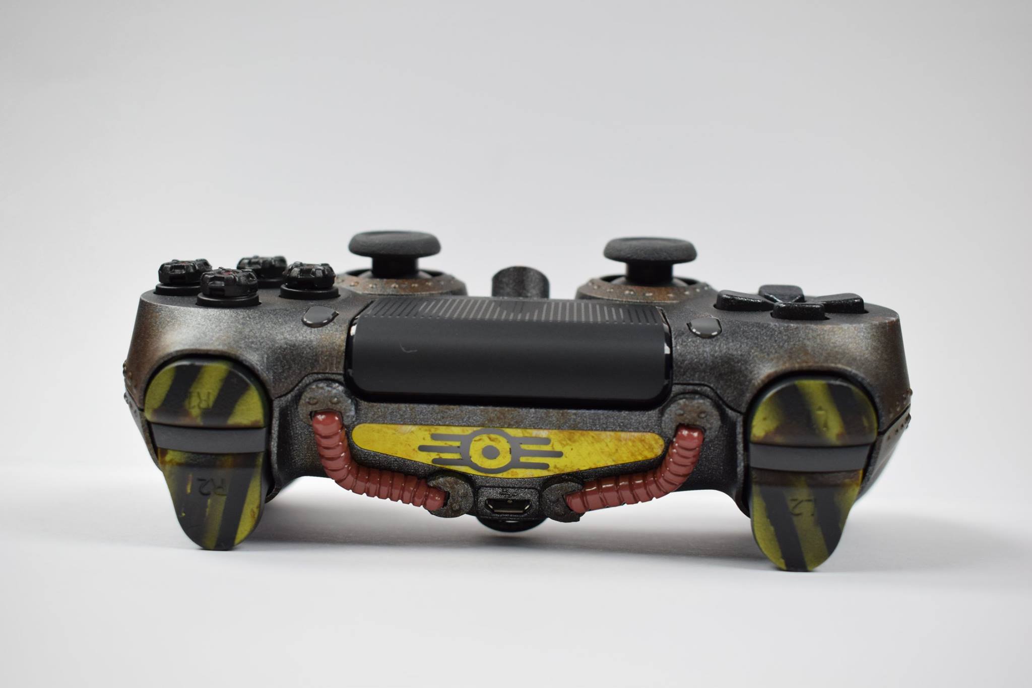 Veja o DualShock 4 personalizado para se parecer um Power Armor de Fallout
