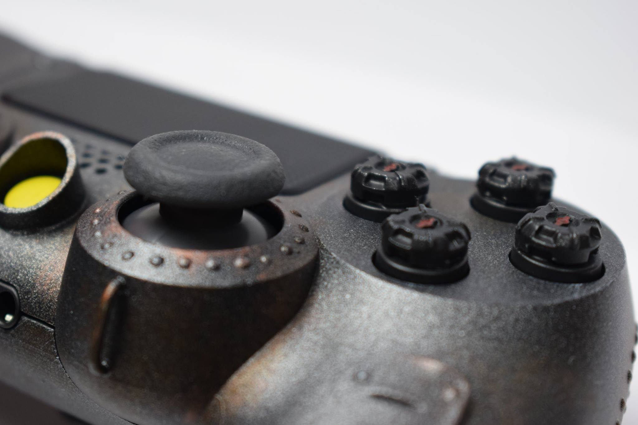 Veja o DualShock 4 personalizado para se parecer um Power Armor de Fallout