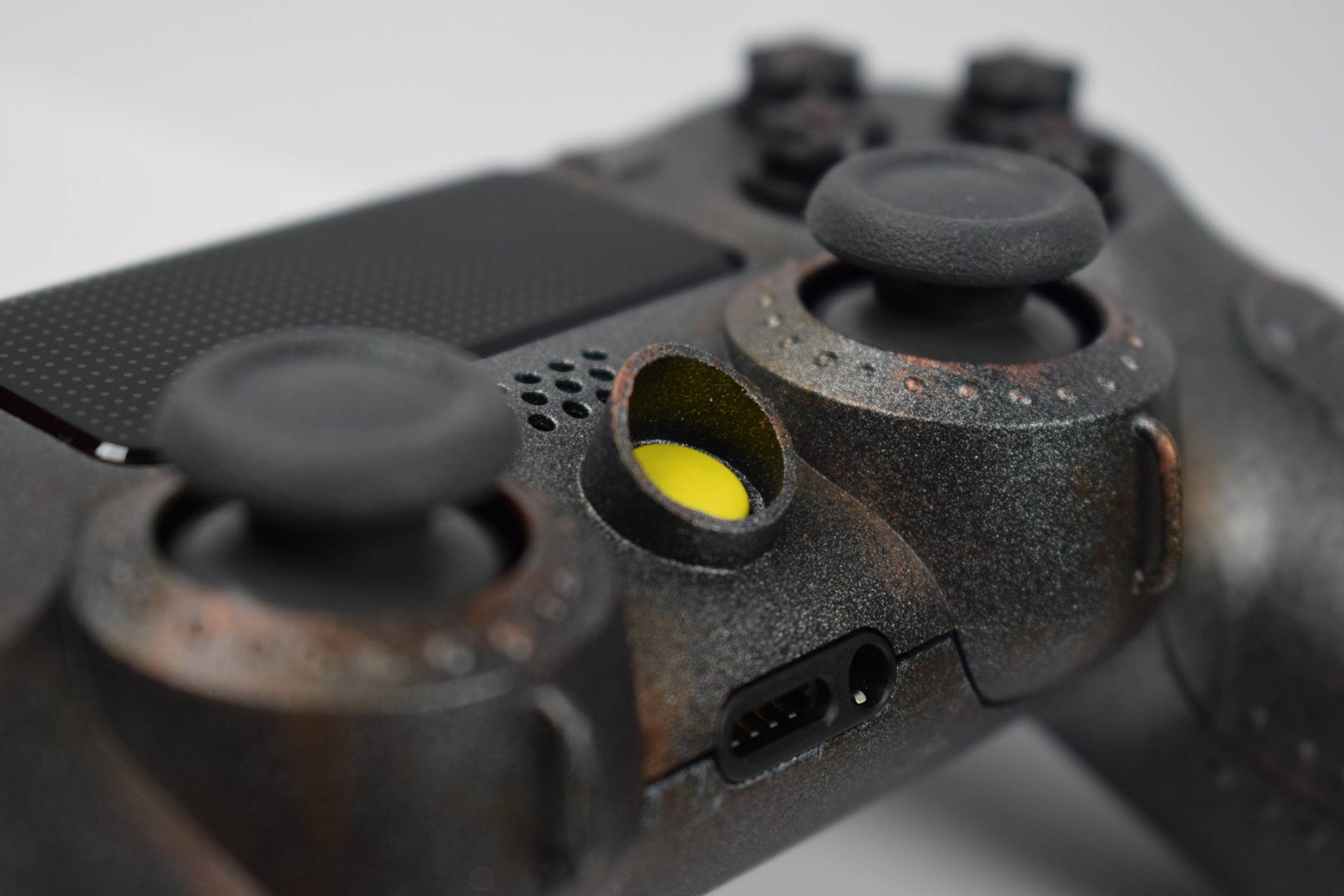 Veja o DualShock 4 personalizado para se parecer um Power Armor de Fallout