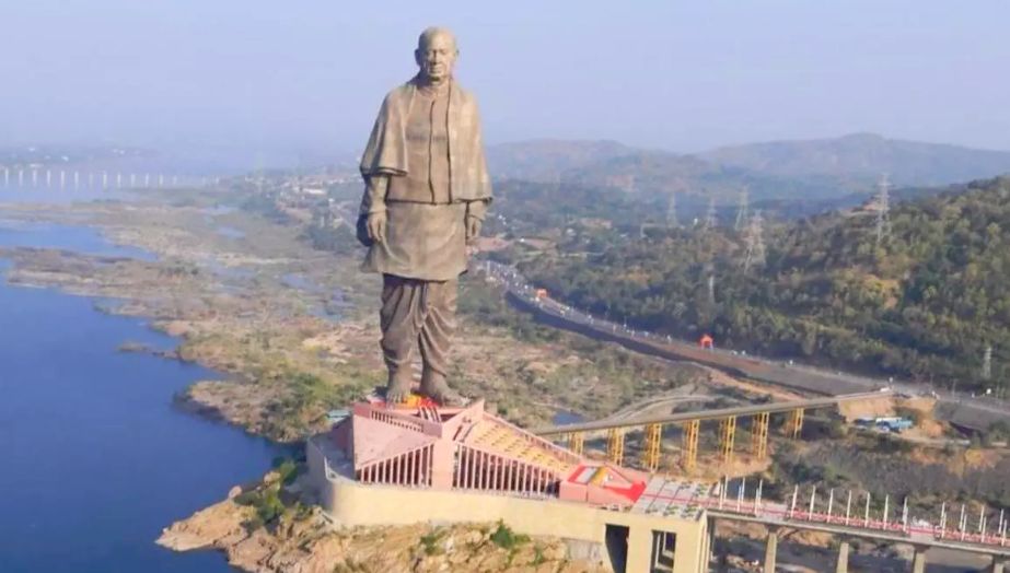 Resultado de imagem para 2018 estátua mais  Alta do mundo Estátua da  Unidade.