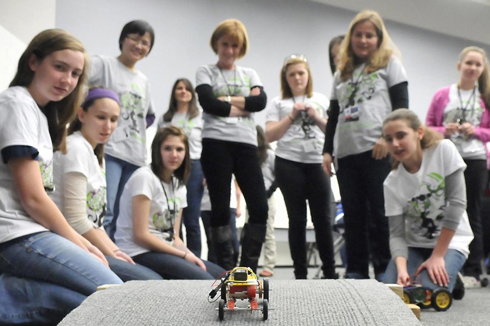 Física adiciona uma biografia de cientistas mulheres à Wikipédia por dia