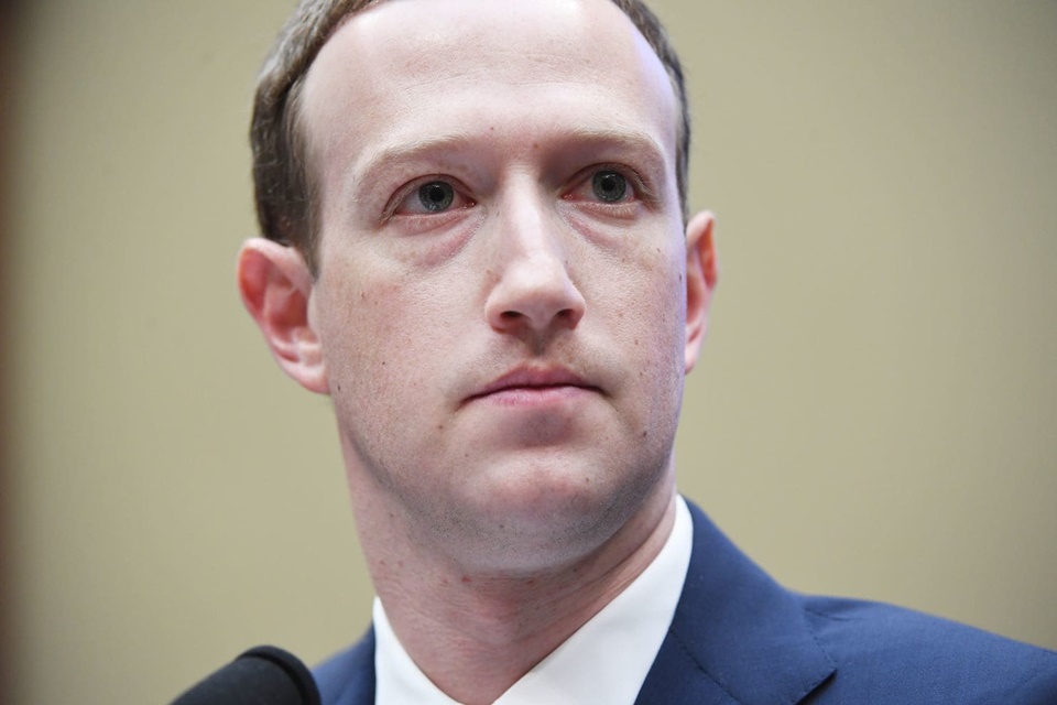 Acionistas querem Zuckerberg fora da presidência do Facebook