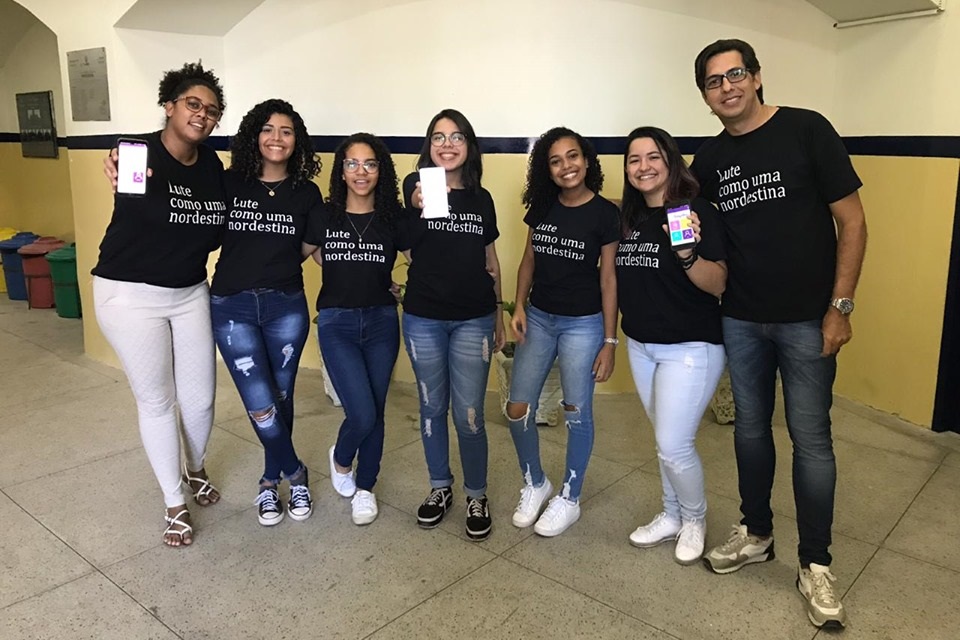 Estudantes de escola pública do Recife vencem desafio mundial de tecnologia