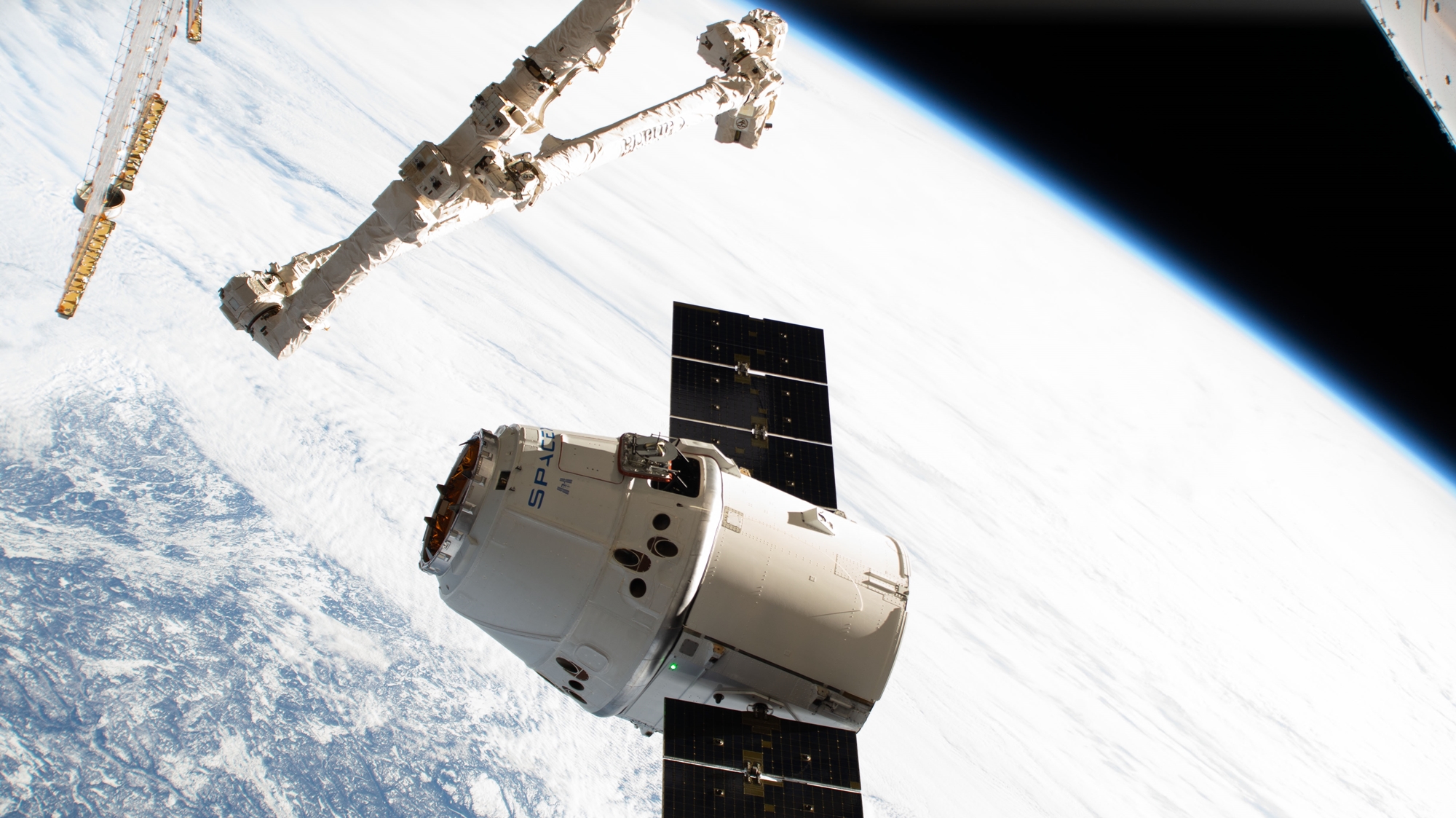 Semana no espaço #4: cápsula Dragon da SpaceX volta da ISS para a Terra