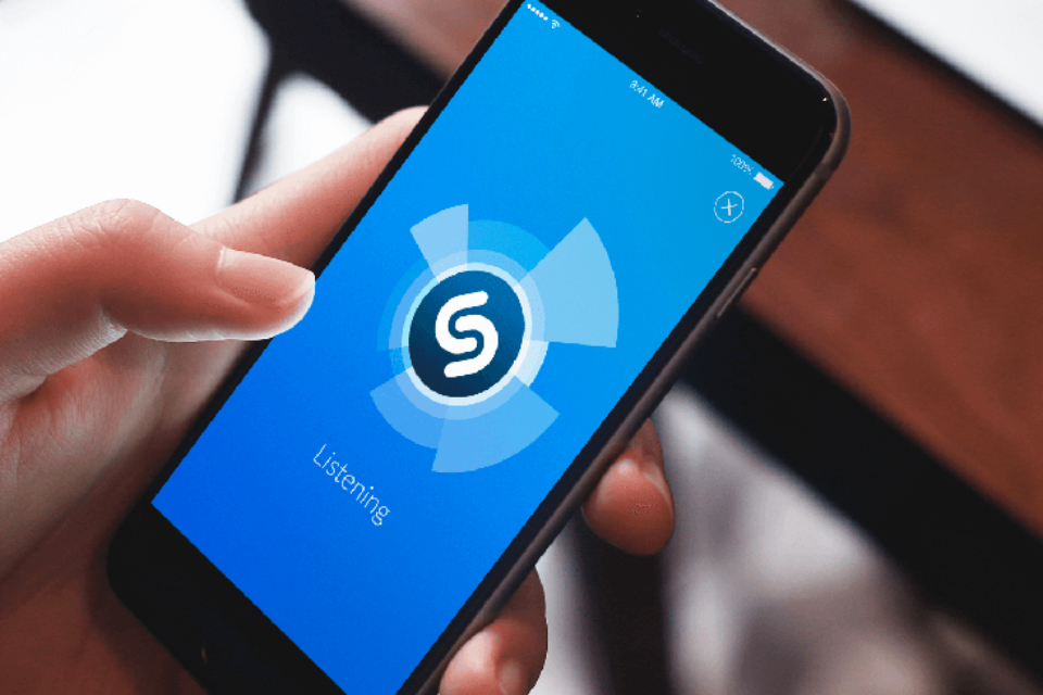 Shazam agora reconhece músicas tocando nos fones de ouvido