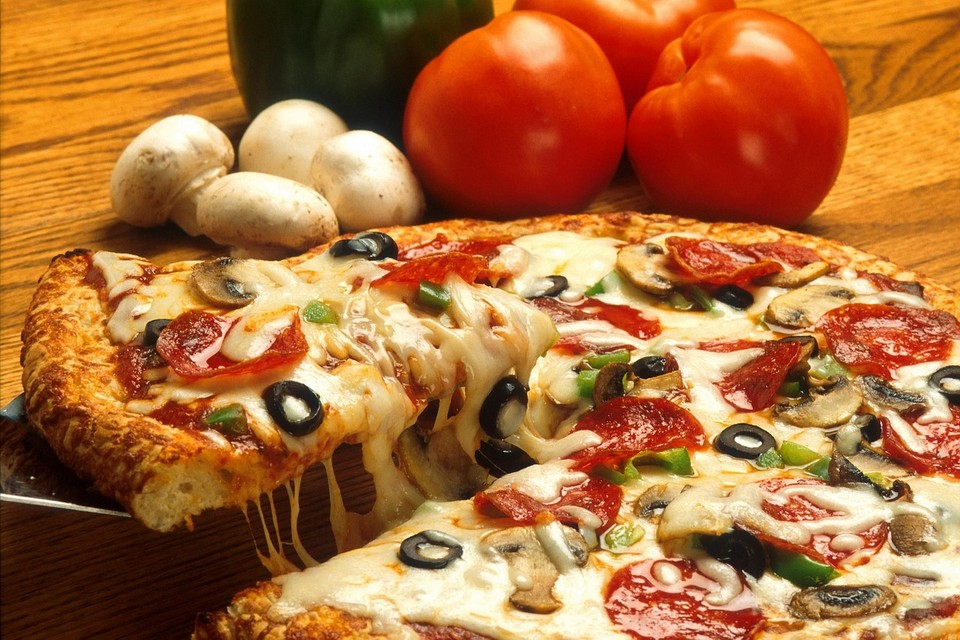 Inteligência artificial descreve receita de pizza com base em fotos