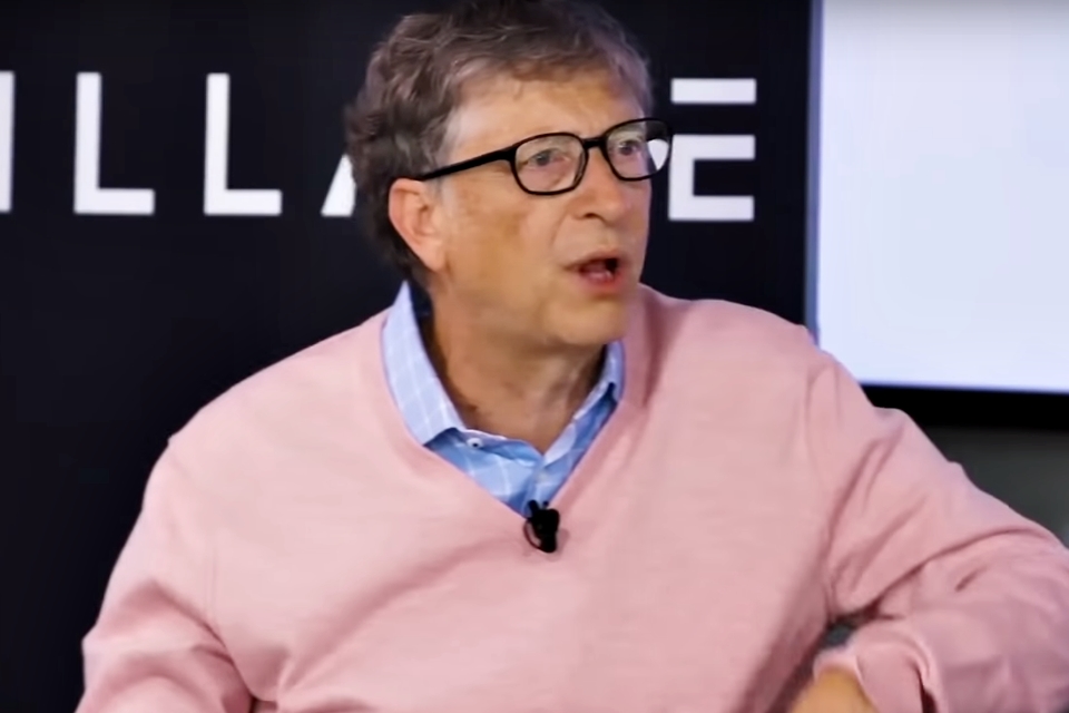 Imagem de: Bill Gates admite seu “maior erro”: a Microsoft perder para o Android