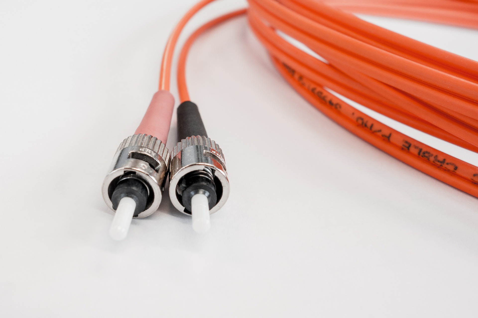 Imagem de: Do cobre à fibra óptica: a evolução da conectividade