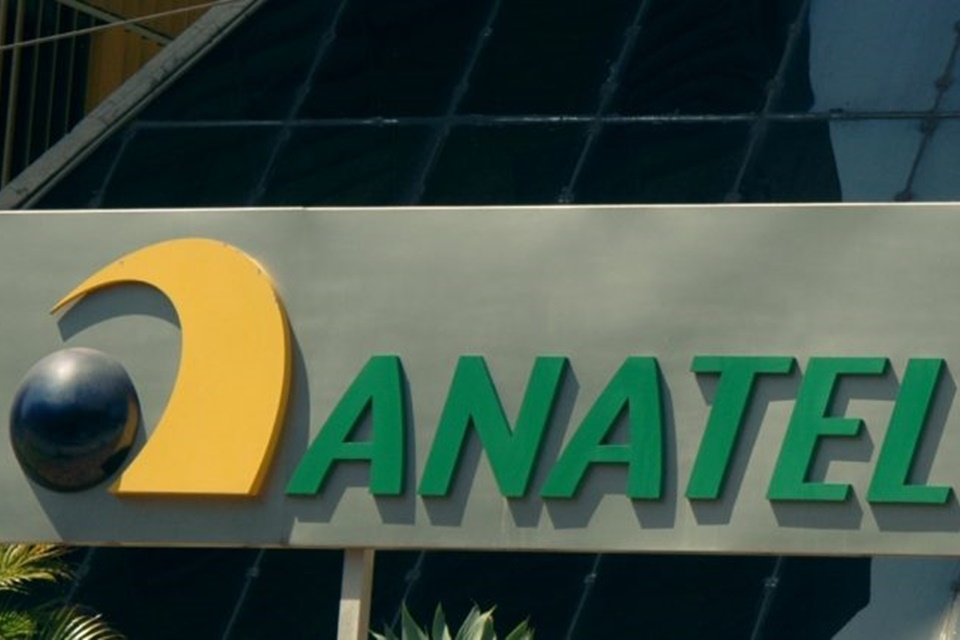 Imagem de: Anatel diz que disputa entre Claro e Fox só será resolvida pelo Congresso