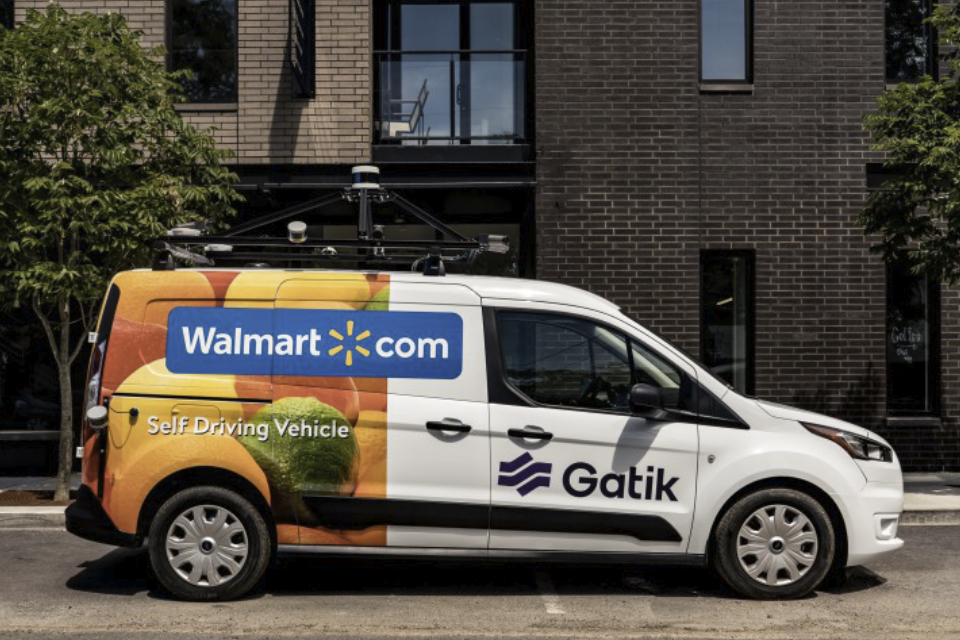 Walmart aposta em vans autônomas para transportar mercadorias nos EUA