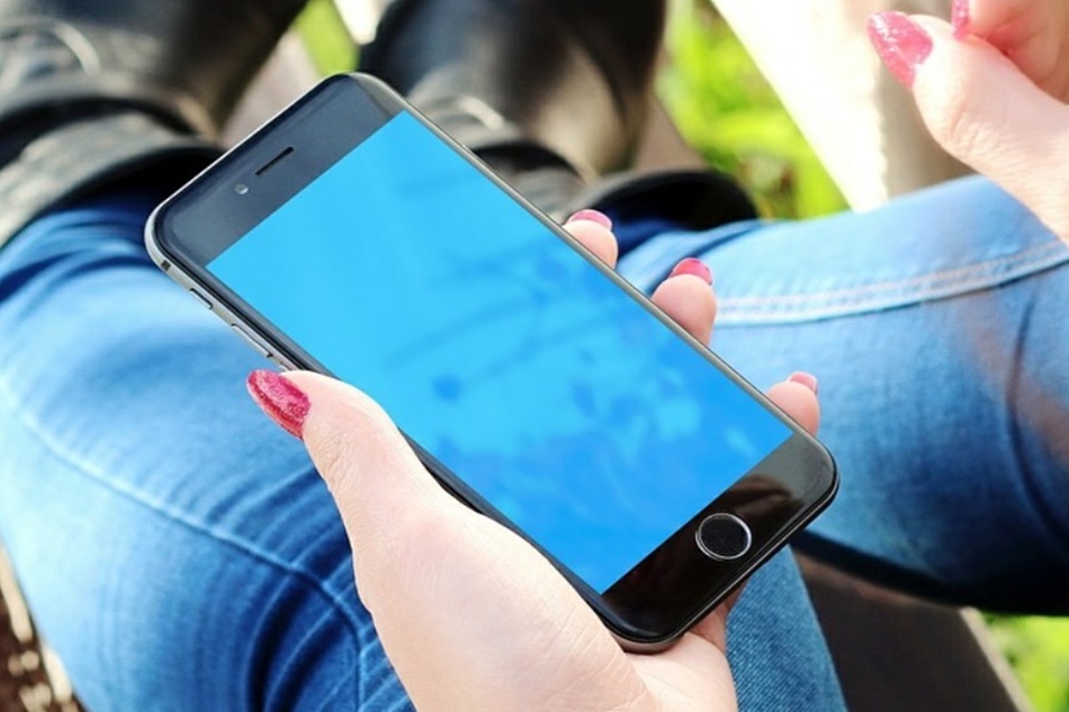 Apple recebe processo coletivo por reduzir desempenho de iPhones antigos