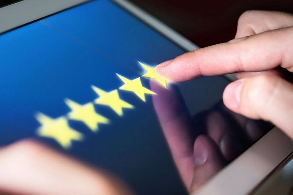 Facebook sofre pressão para deletar grupos que vendem estrelas na Amazon