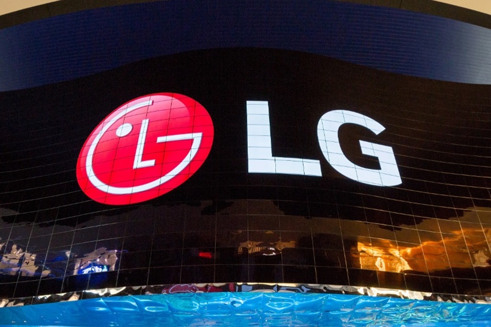 LG registra patente de smartphone que se dobra em três partes