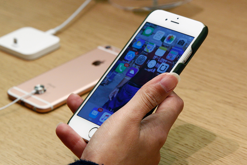 Apple vende 17% menos iPhones na Europa, mas fica na frente da Xiaomi
