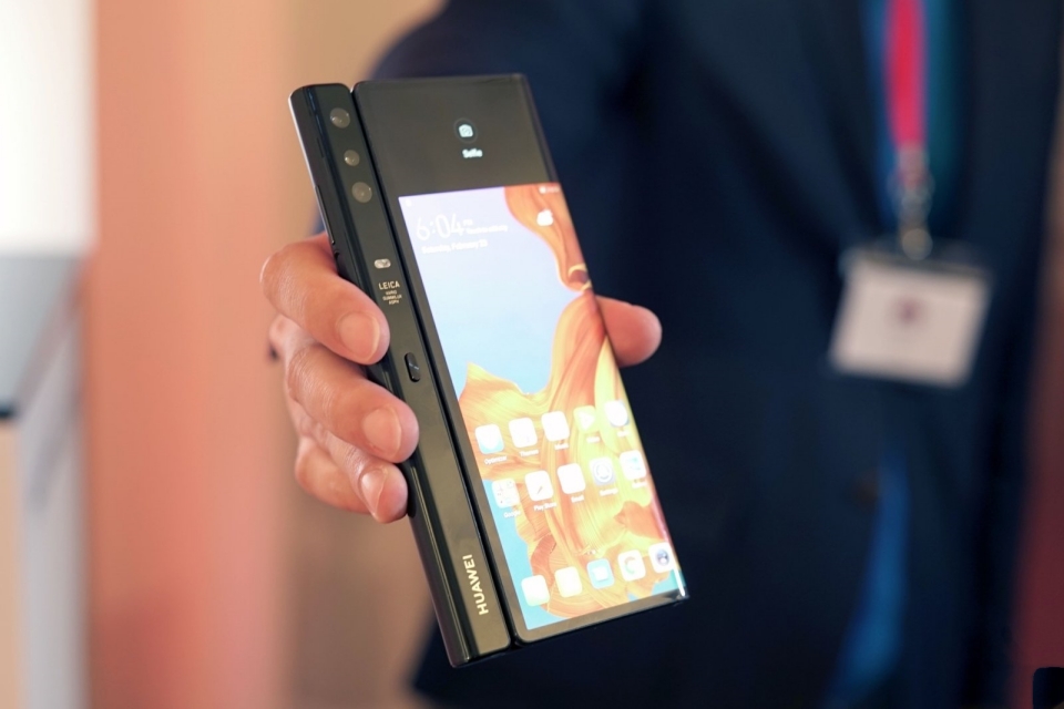 Lançamento do Mate X, o dobrável da Huawei, é adiado para novembro