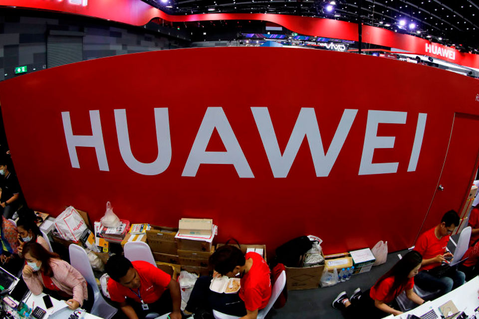 Huawei pretende triplicar equipe de pesquisa na Rússia, diz mídia do país