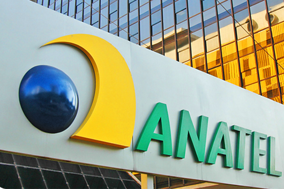 Anatel deve aprovar nesta quinta-feira compra da Time Warner pela AT&T