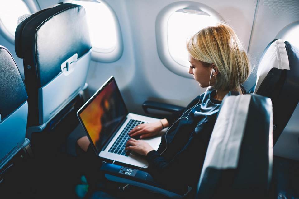 ANAC restringe embarque de passageiros com MacBook Pro 15' alvo de recall