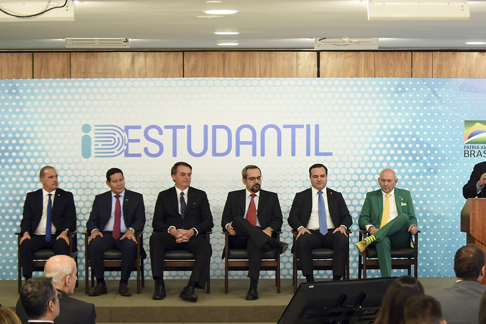 Carteira de estudante digital será lançada até final do ano