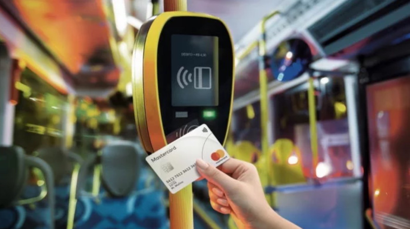 Transporte público de SP vai aceitar cartões de crédito por aproximação